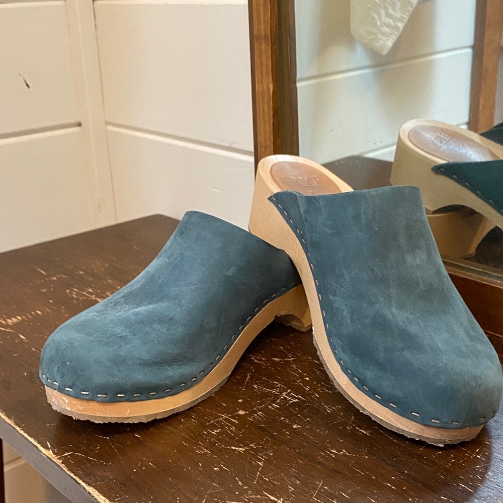 Bryr Teal Suede Clogs